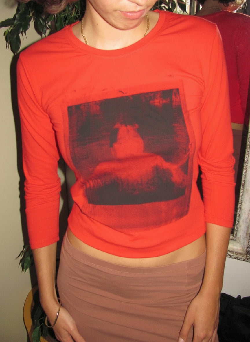 חולצת ארי אדומה